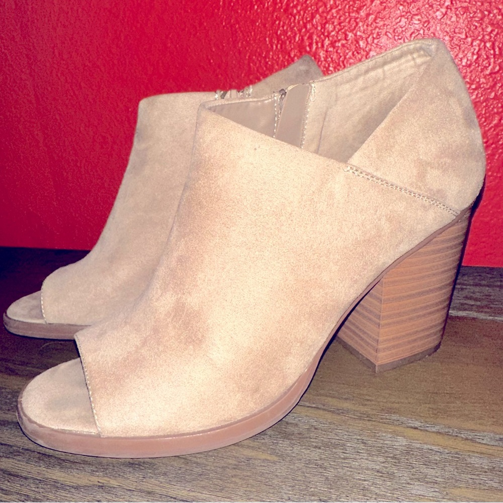 Parker & Sky Size 7 women’s booties